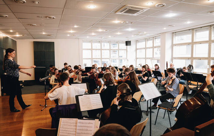 Intenzivní přípravy pokračují: Druhá zkouška orchestru na koncert Rytíři talentu