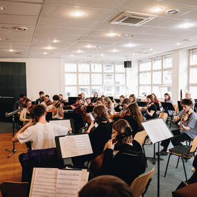 Intenzivní přípravy pokračují: Druhá zkouška orchestru na koncert Rytíři talentu