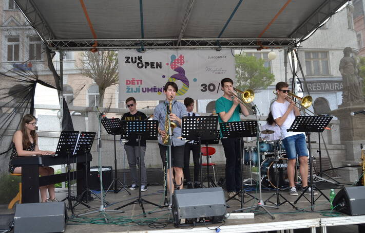 Vystoupení školního jazzového souboru JAZZTET