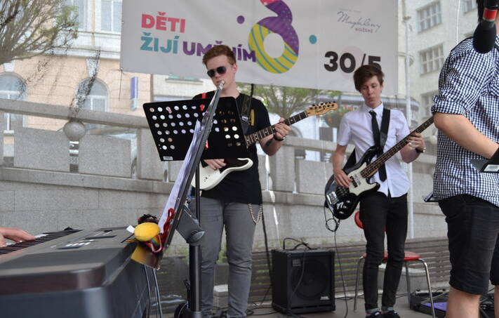Vystoupení školního jazzového souboru JAZZTET