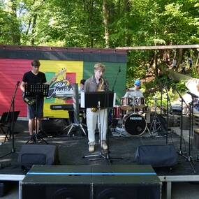 V pondělí 25. 5. 2026 se ZUŠ Bohuslava Martinů Havířov zapojila k celostátnímu festivalu ZUŠ Open. Součástí akce byl již tradiční průvod centrem města. Průvod vedl z náměstí Republiky směrem k Malé Jamajce u Letního kina, kde následoval program plný hudby