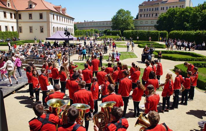 V sobotu bude Valdštejnská zahrada patřit hudbě, tanci i divadlu