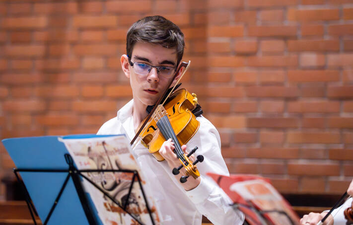 Ohlédnutí za ZUŠ Open v kostele Nejsvětějšího srdce Páně na nám. Jiřího z Poděbrad