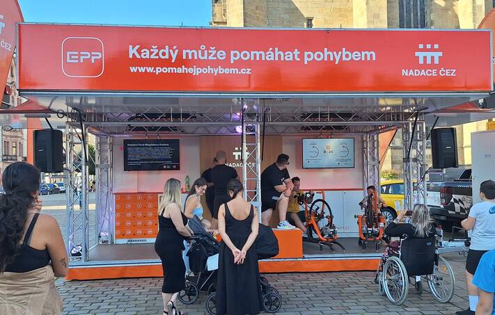 Oranžové kolo Nadace ČEZ v Plzni podpořilo NFMK