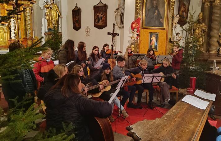 Pozvánka na adventní koncert v Opařanech